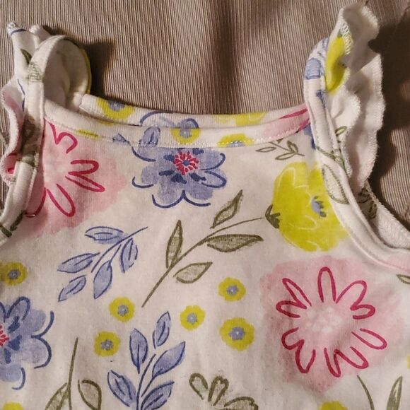 Two Carter's  Infant Girl's Sleeveless Bodysuit Size 6-9 Months - Picture 6 of 12